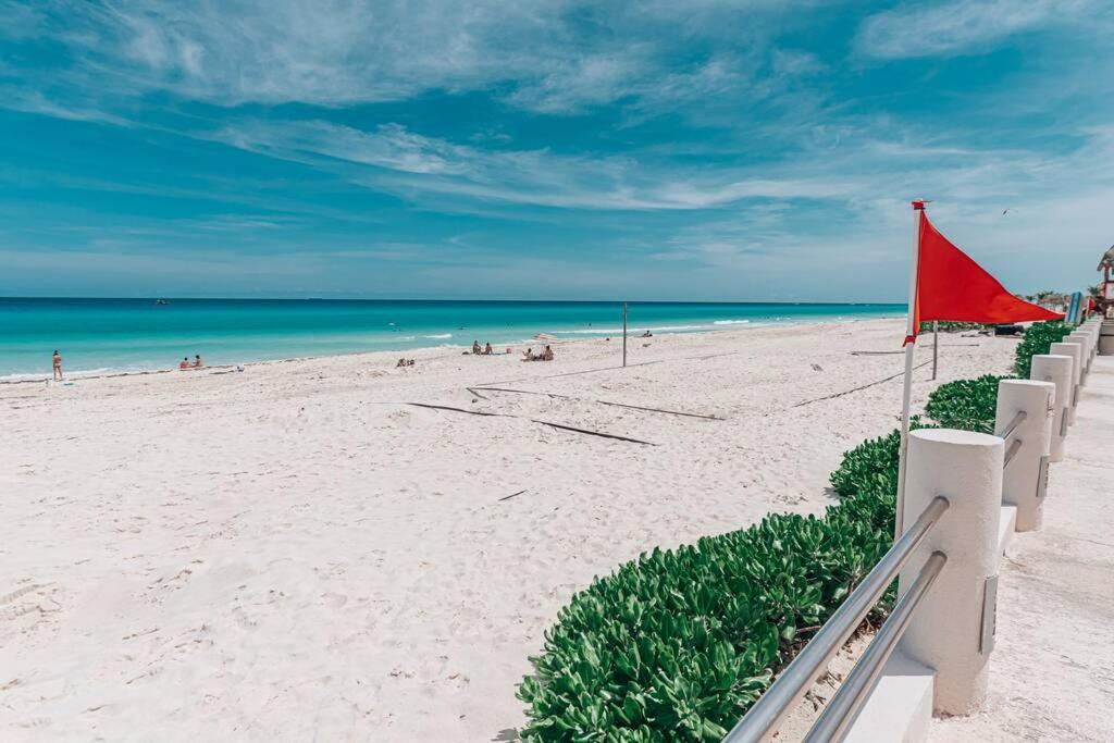 Villas Marlin 108, A Pie De Playa, Albercas, Jacuzi, Ubicacion Inmejorable 坎昆 外观 照片