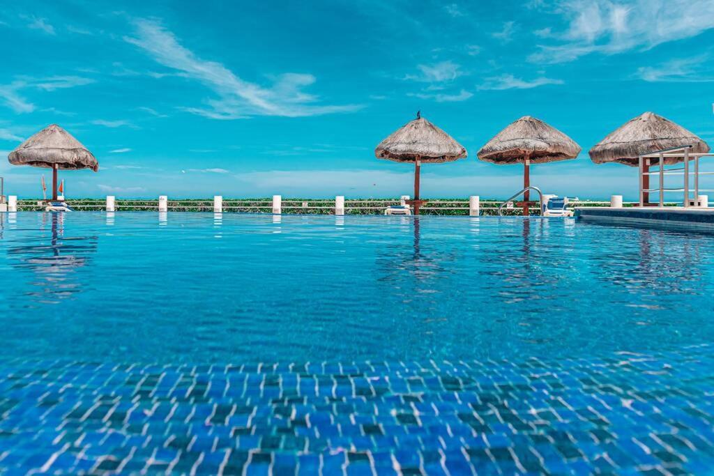 Villas Marlin 108, A Pie De Playa, Albercas, Jacuzi, Ubicacion Inmejorable 坎昆 外观 照片